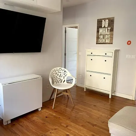 T2 Alvalade Em 3 Pessoas Apartmán Lisboa