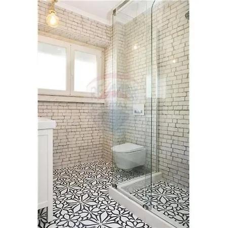 T2 Alvalade Em 3 Pessoas شقة *